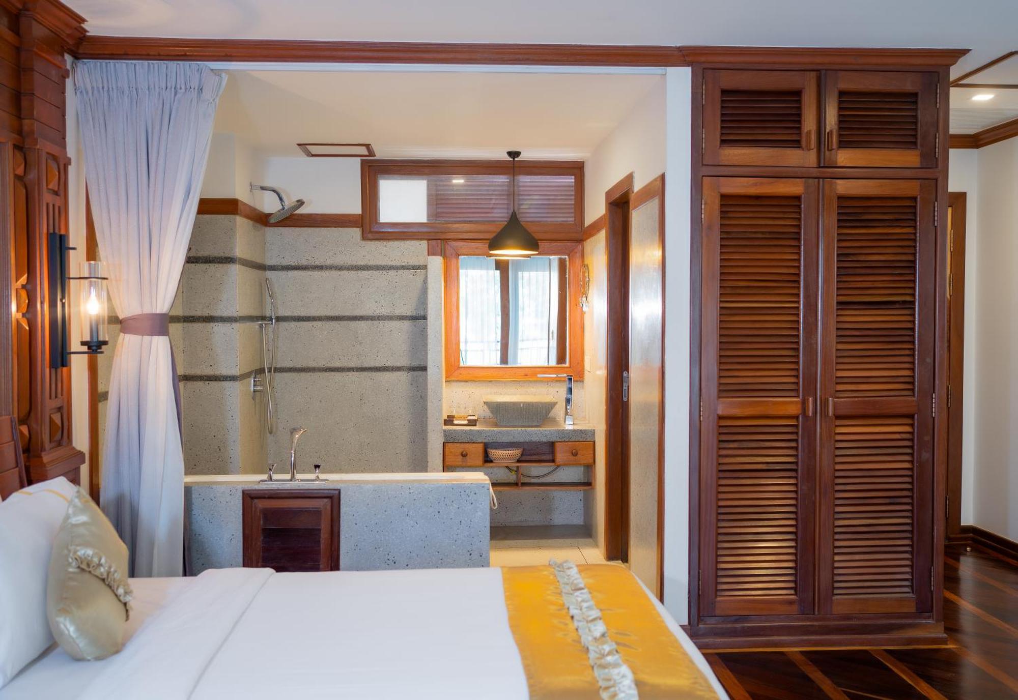 The Night Hotel Siem Reap Exterior foto